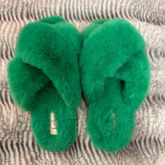 (2) Kooba Furry Slippers - Picture 2 of 5